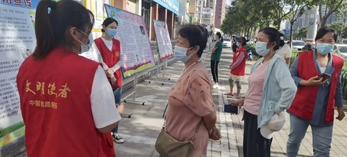 图为市残联开展第五次全国“残疾预防日”活动现场