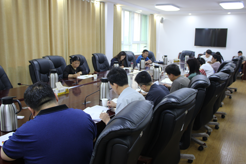图为召开专题会议，安排部署开展濮阳市华龙区第二十八次全国助残日活动的工作