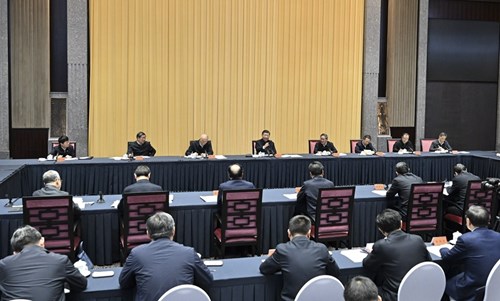 图为11月30日上午，中共中央总书记、国家主席、中央军委主席习近平在上海主持召开深入推进长三角一体化发展座谈会并发表重要讲话
