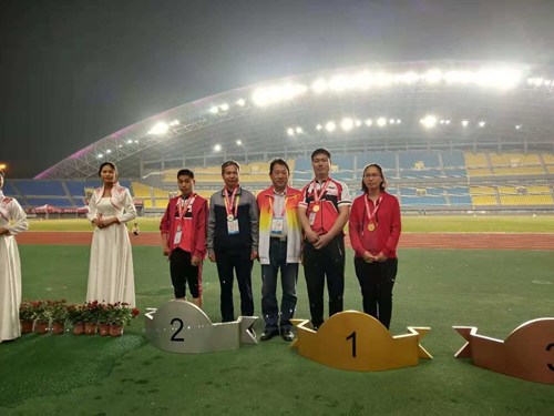 图为：新乡市卫滨区优秀残疾运动员杨洋、张峰嘉再次荣获省残运会自行车项目冠、亚军