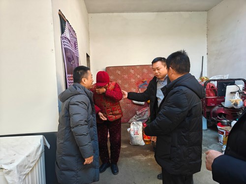 图为漯河市城乡一体化示范区社会事业局开展残疾人农村实用技术培训照片